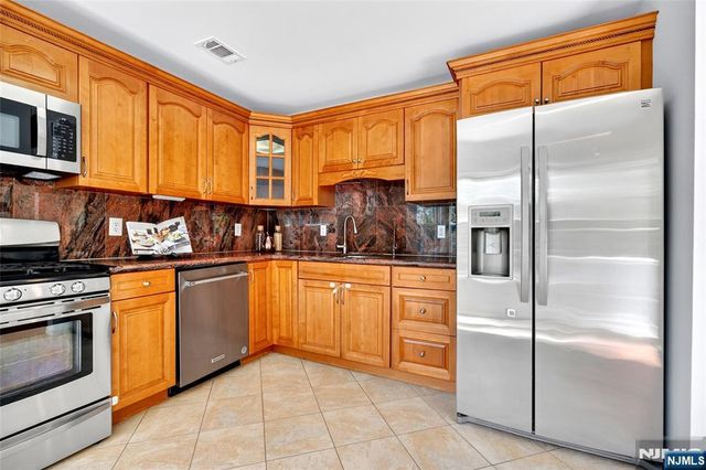 2249 Margaret Court, Mahwah, NJ 07430
