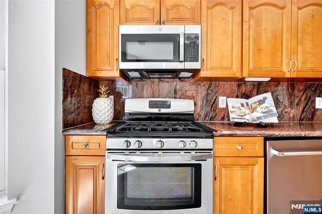 2249 Margaret Court, Mahwah, NJ 07430