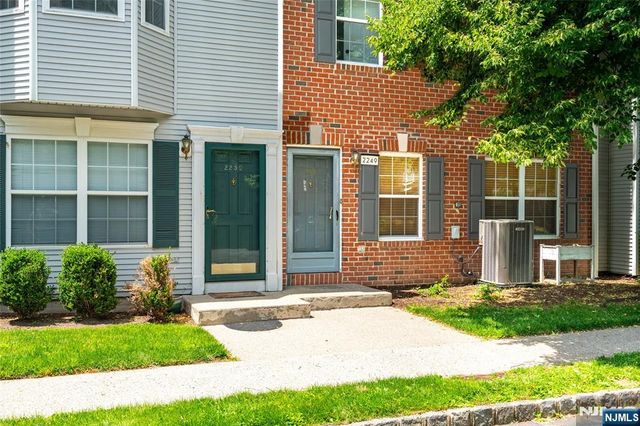 2249 Margaret Court, Mahwah, NJ 07430