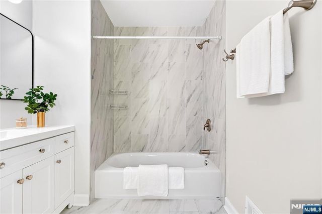 2249 Margaret Court, Mahwah, NJ 07430