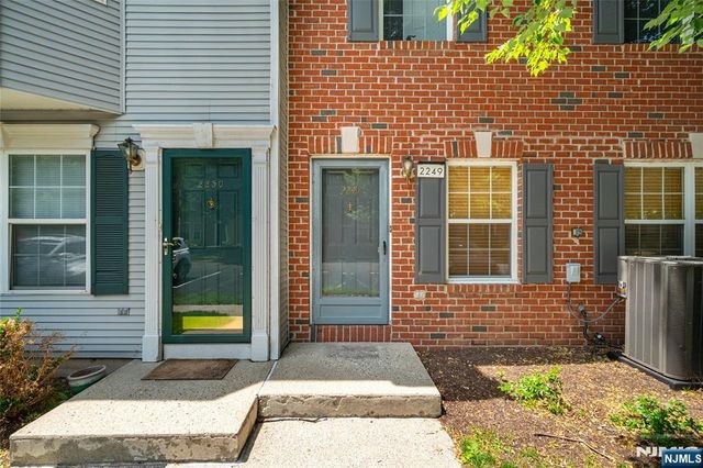 2249 Margaret Court, Mahwah, NJ 07430