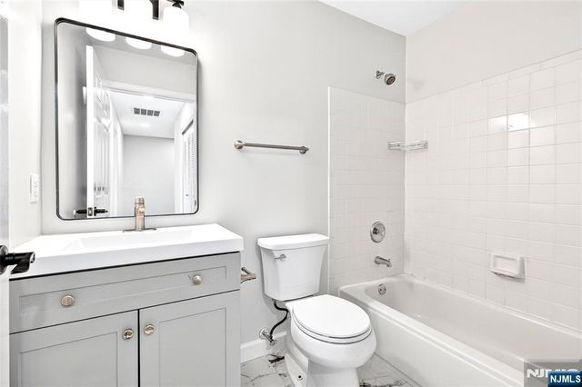 2249 Margaret Court, Mahwah, NJ 07430