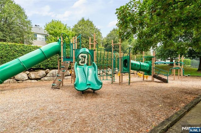 2249 Margaret Court, Mahwah, NJ 07430