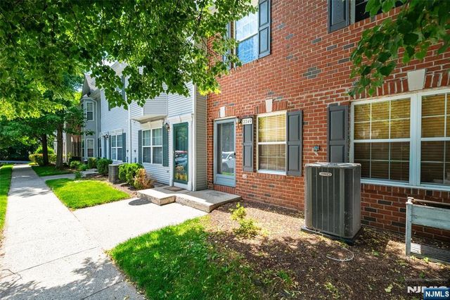 2249 Margaret Court, Mahwah, NJ 07430
