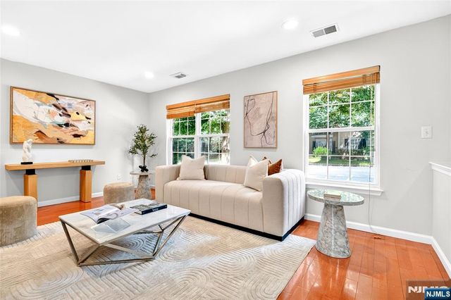 2249 Margaret Court, Mahwah, NJ 07430