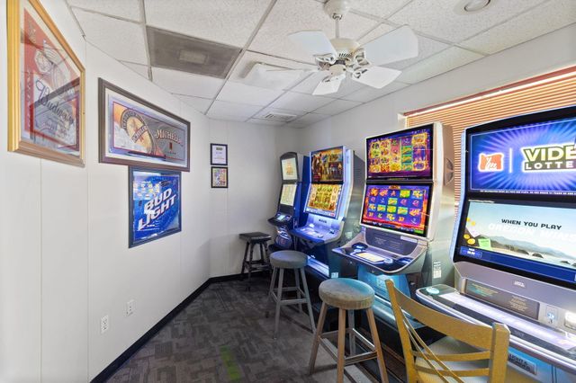 1434 NW 6TH Street, Grants Pass, OR 97526