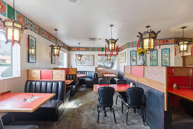 1434 NW 6TH Street, Grants Pass, OR 97526