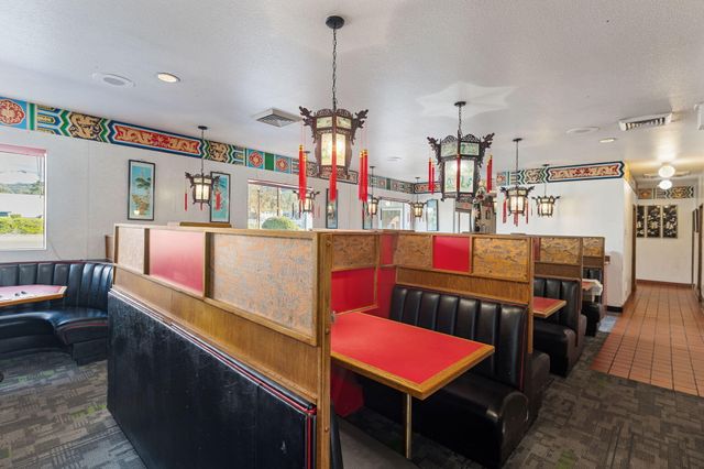 1434 NW 6TH Street, Grants Pass, OR 97526