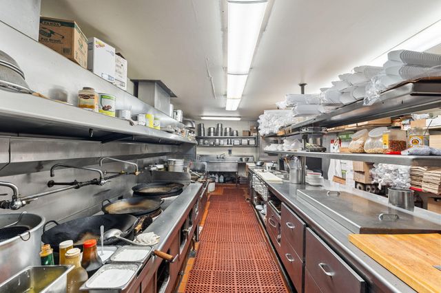 1434 NW 6TH Street, Grants Pass, OR 97526