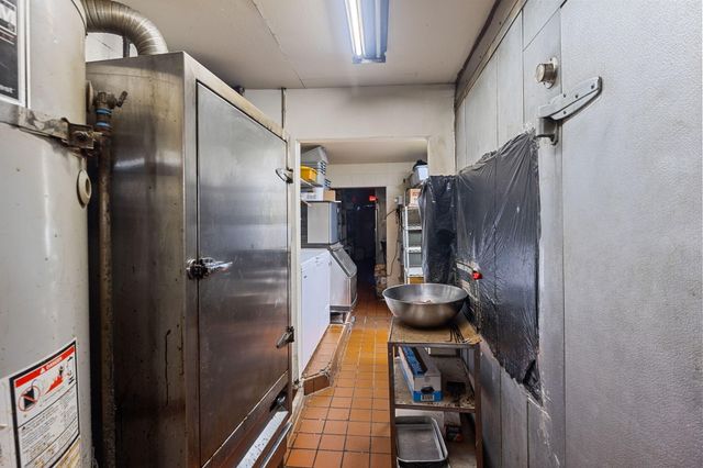 1434 NW 6TH Street, Grants Pass, OR 97526