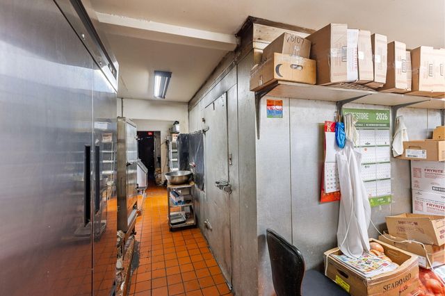 1434 NW 6TH Street, Grants Pass, OR 97526