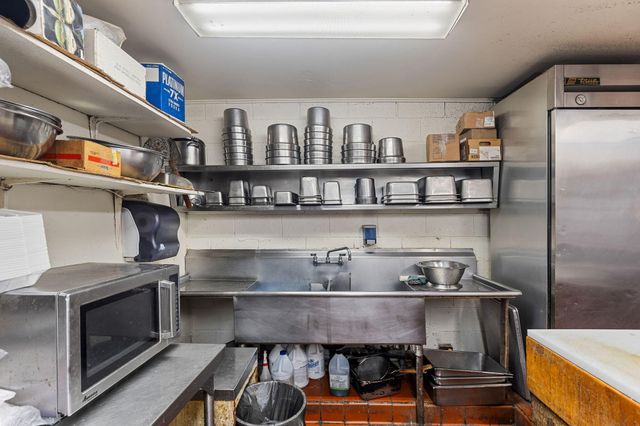 1434 NW 6TH Street, Grants Pass, OR 97526