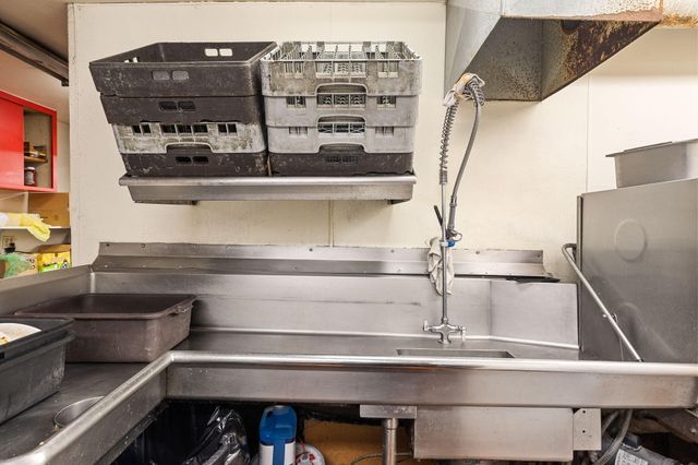 1434 NW 6TH Street, Grants Pass, OR 97526