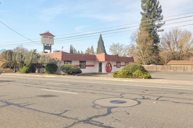 1434 NW 6TH Street, Grants Pass, OR 97526