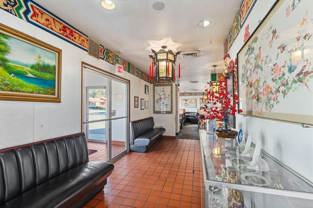 1434 NW 6TH Street, Grants Pass, OR 97526