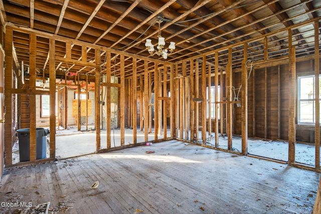 522 Loudon Road, Colonie, NY 12211