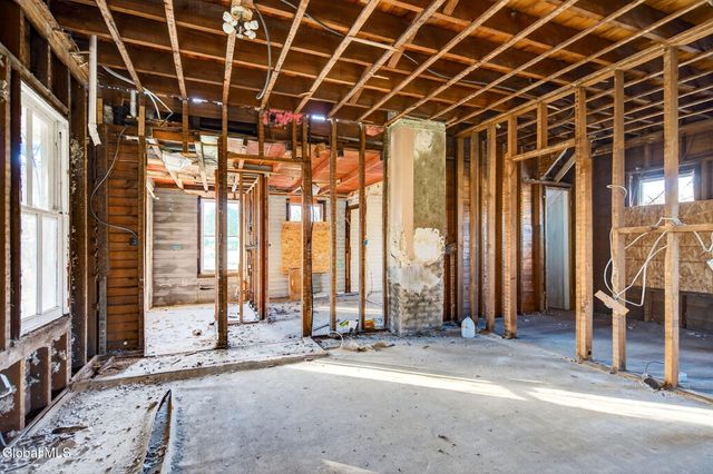 522 Loudon Road, Colonie, NY 12211