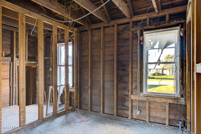 522 Loudon Road, Colonie, NY 12211