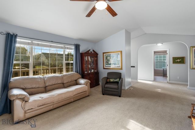 60 Clinton Lane, Belgrade, MT 59714