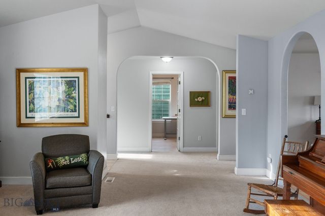 60 Clinton Lane, Belgrade, MT 59714