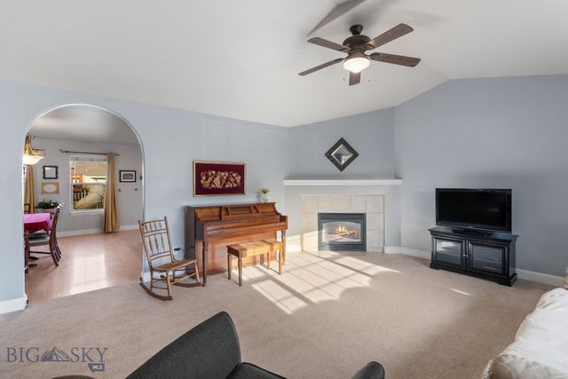 60 Clinton Lane, Belgrade, MT 59714