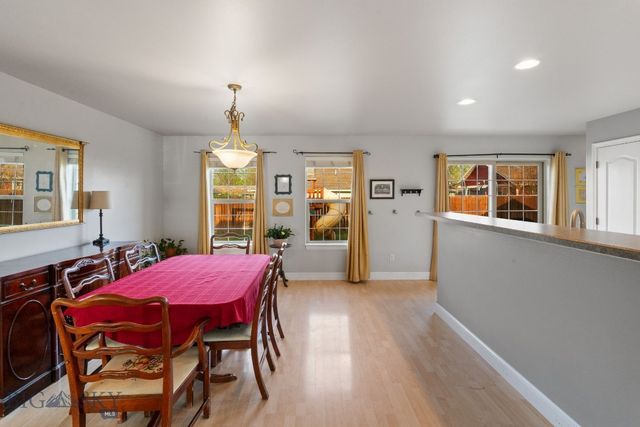 60 Clinton Lane, Belgrade, MT 59714