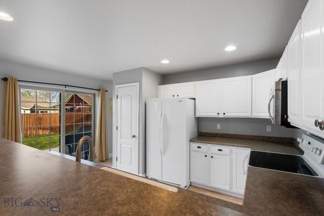 60 Clinton Lane, Belgrade, MT 59714