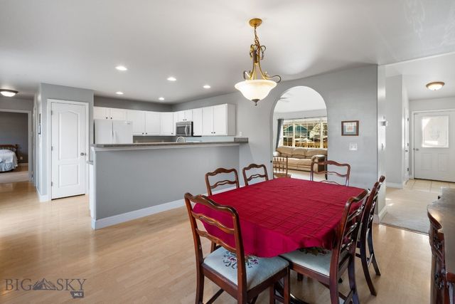 60 Clinton Lane, Belgrade, MT 59714
