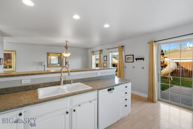 60 Clinton Lane, Belgrade, MT 59714