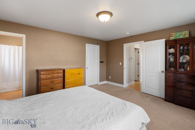 60 Clinton Lane, Belgrade, MT 59714