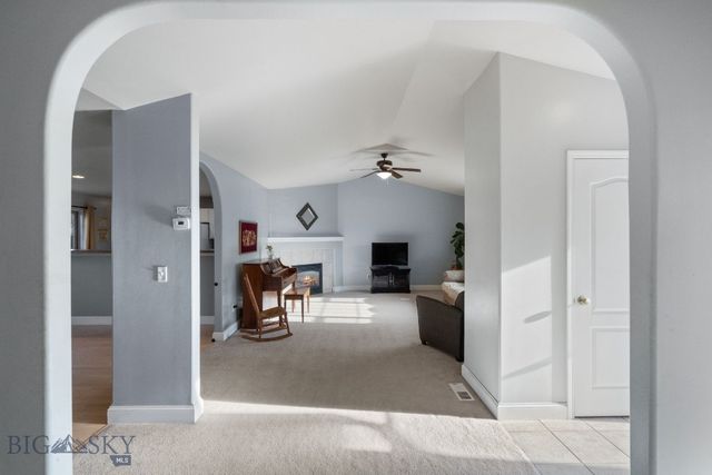 60 Clinton Lane, Belgrade, MT 59714