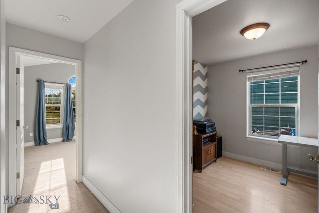 60 Clinton Lane, Belgrade, MT 59714