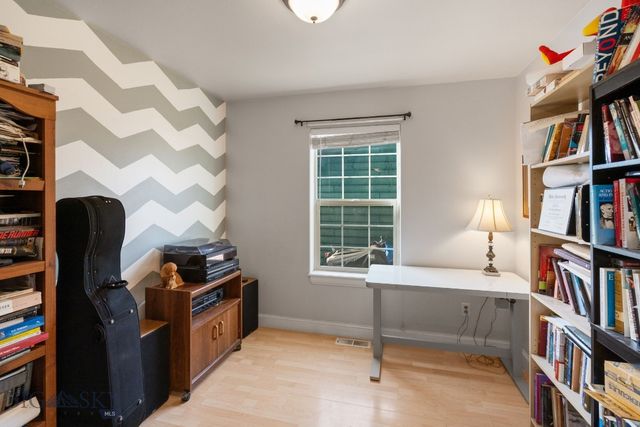 60 Clinton Lane, Belgrade, MT 59714