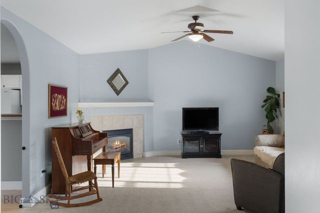 60 Clinton Lane, Belgrade, MT 59714