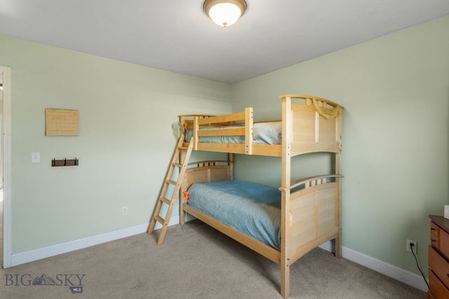 60 Clinton Lane, Belgrade, MT 59714
