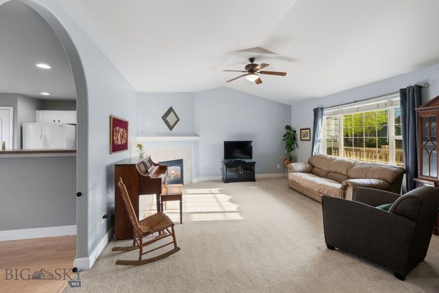 60 Clinton Lane, Belgrade, MT 59714