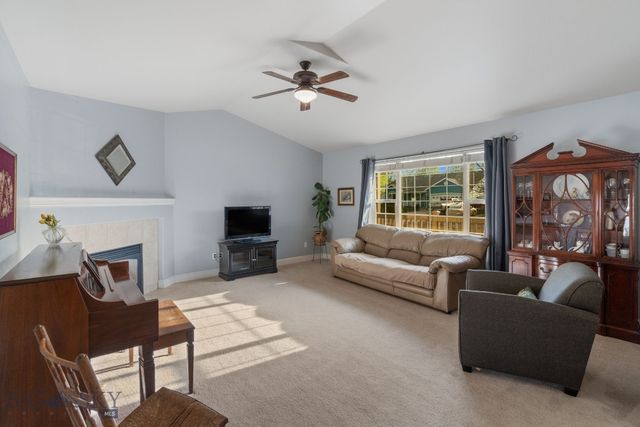 60 Clinton Lane, Belgrade, MT 59714