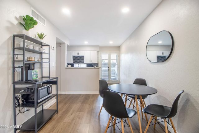 1449 E HIGHLAND Avenue 25, Phoenix, AZ 85014