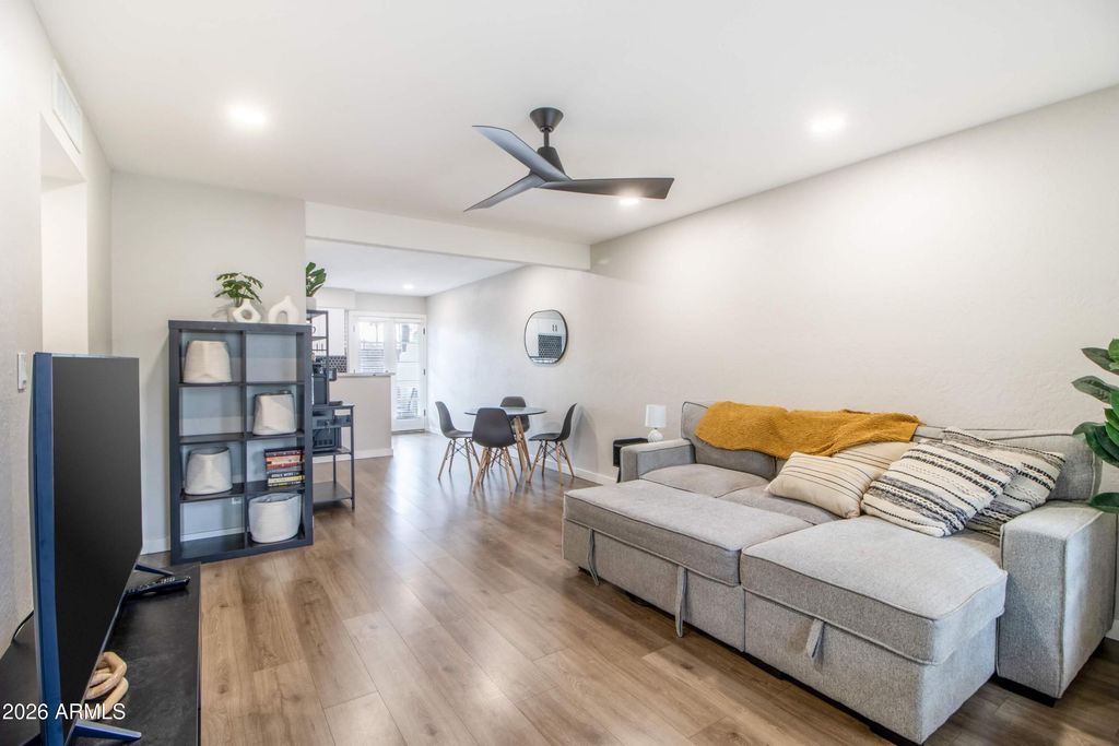 1449 E HIGHLAND Avenue 25, Phoenix, AZ 85014