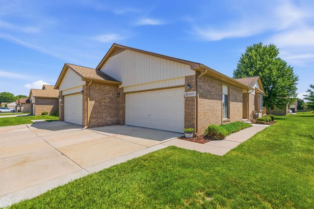 26160 N Knollwood Drive, Chesterfield Twp, MI 48051