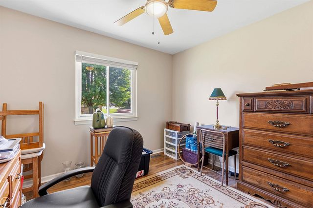 26160 N Knollwood Drive, Chesterfield Twp, MI 48051