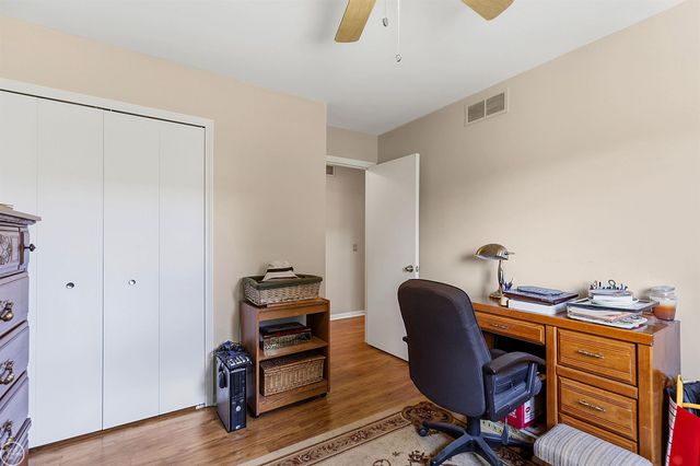 26160 N Knollwood Drive, Chesterfield Twp, MI 48051