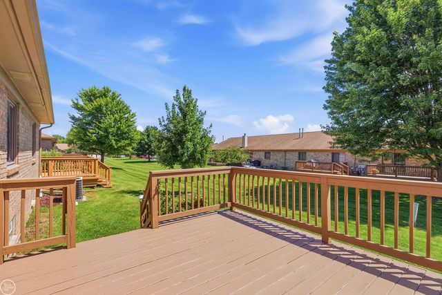 26160 N Knollwood Drive, Chesterfield Twp, MI 48051