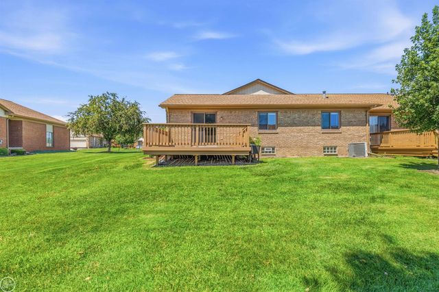 26160 N Knollwood Drive, Chesterfield Twp, MI 48051