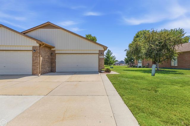 26160 N Knollwood Drive, Chesterfield Twp, MI 48051