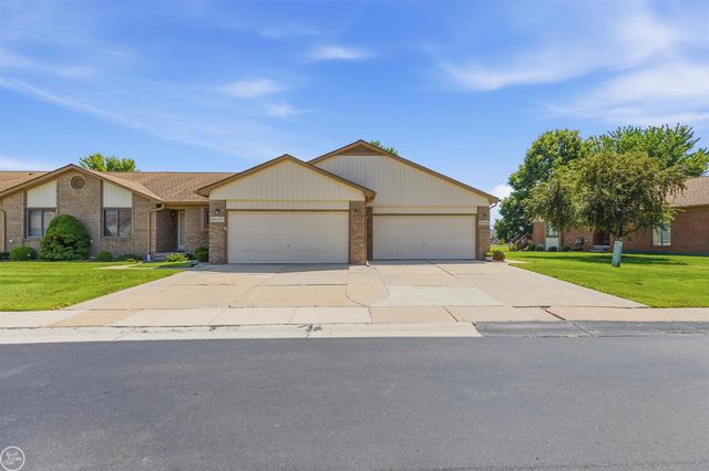 26160 N Knollwood Drive, Chesterfield Twp, MI 48051