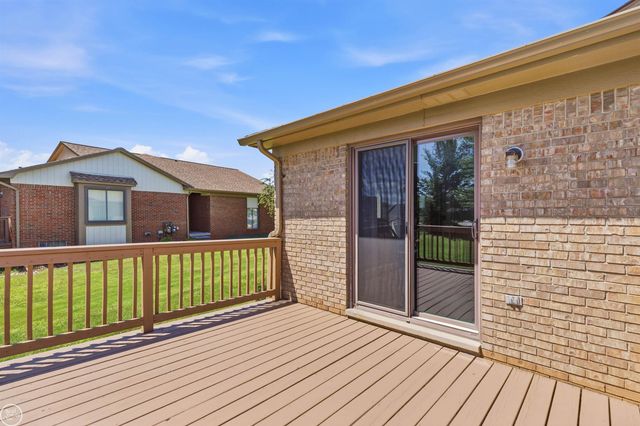 26160 N Knollwood Drive, Chesterfield Twp, MI 48051