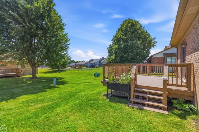 26160 N Knollwood Drive, Chesterfield Twp, MI 48051
