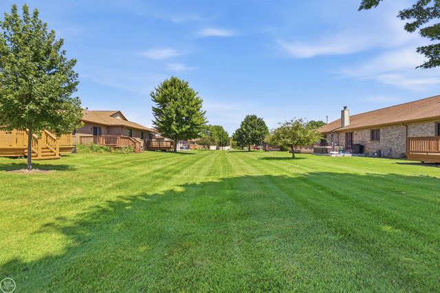 26160 N Knollwood Drive, Chesterfield Twp, MI 48051