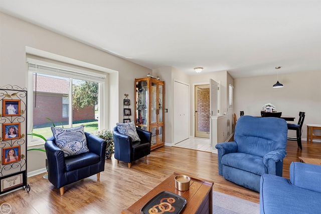 26160 N Knollwood Drive, Chesterfield Twp, MI 48051